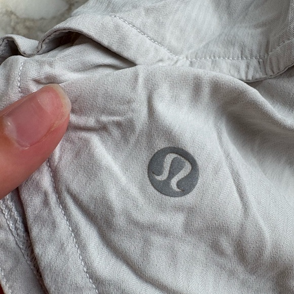 Lululemon Athletica Women's White Athletic Shorts - Picture 7 of 8